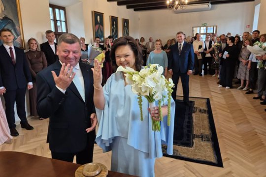 Kėdainių meras Valentinas Tamulis vedė savo išrinktąją