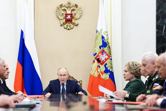 V. Putinas pagrasino Kyjivui griežtu atsaku: „Atidarė Pandoros skrynią“