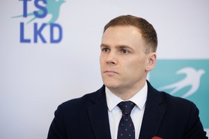 M. Lingė siūlo atsisakyti perteklinio švyturėlių naudojimo aukščiausių šalies vadovų kortežuose
