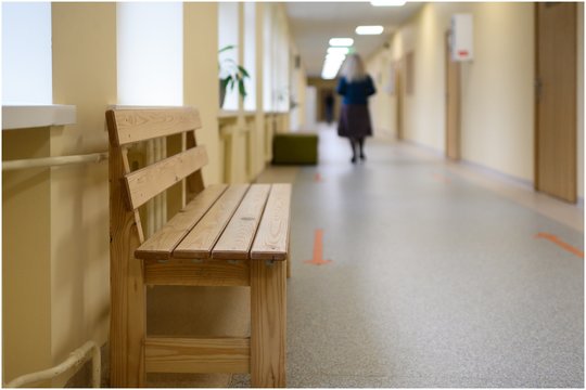 Kaune per pamoką – 11-mečio keiksmų lavina: vaiką tramdžiusiai mokytojai iškelta baudžiamoji byla