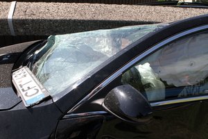 Nereikėjo nė vėtros – apšvietimo stulpą Vilniaus rajone išvertė girta vairuotoja