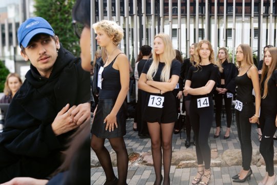 Dizaineris R. Latvys Vilniuje ieško ne tobulų modelių: į „MAX DRAMA“ kastingą pakviesti visi