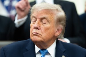 JAV analitikai svarsto, ar D. Trumpui nusibodo karas Irane