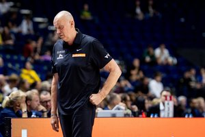 R. Kurtinaitis atsisveikino su dviem rinktinės krepšininkais