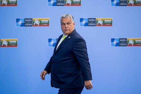 Vengrijos vyriausybė paskelbė Rusiją „grėsme“, taip užbaigdama V. Orbano erą