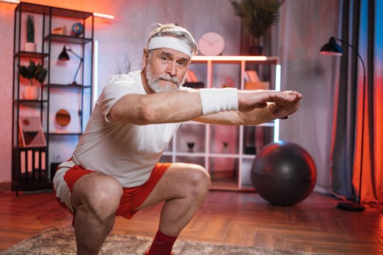 Įsidėmėkite: geriausi pratimai vyrams nuo 50 metų