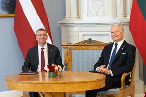Latvijos prezidentas atsisakė komentuoti CŽA direktoriaus vizitą Maskvoje