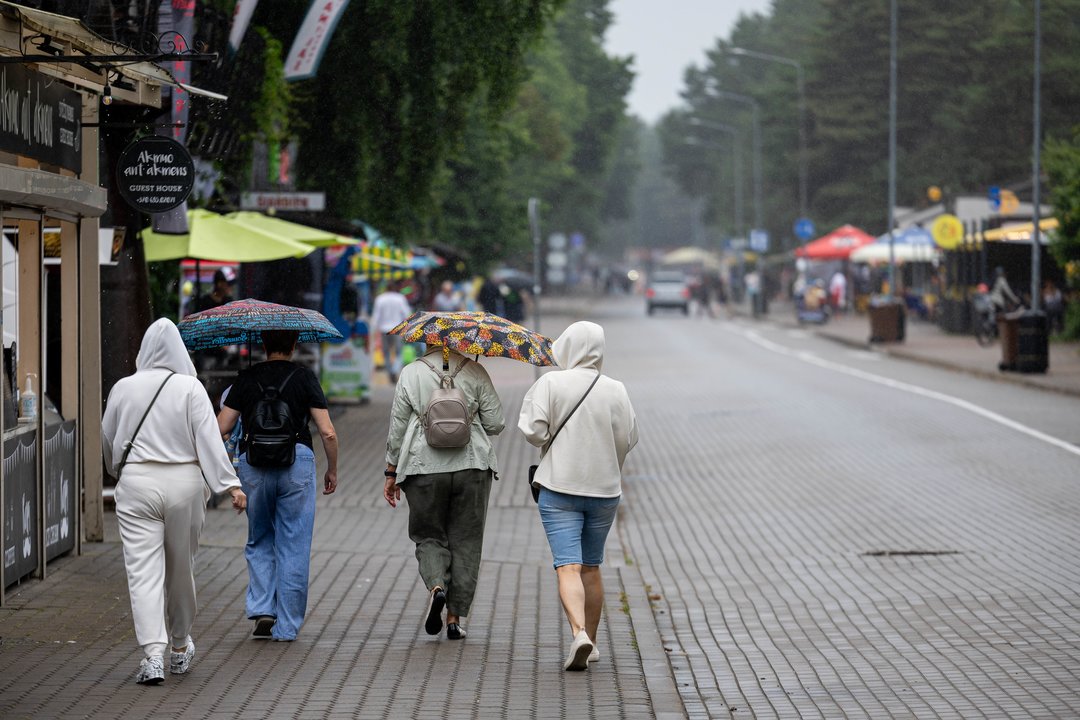 „Užguls ciklonų sistema“: po kelių saulėtų dienų – sinoptikės įspėjimas dėl laukiančių pokyčių