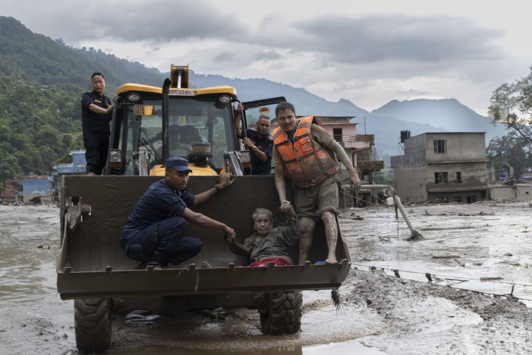 Potvynio Nepalo ir Tibeto pasienyje aukų skaičius išaugo iki 359