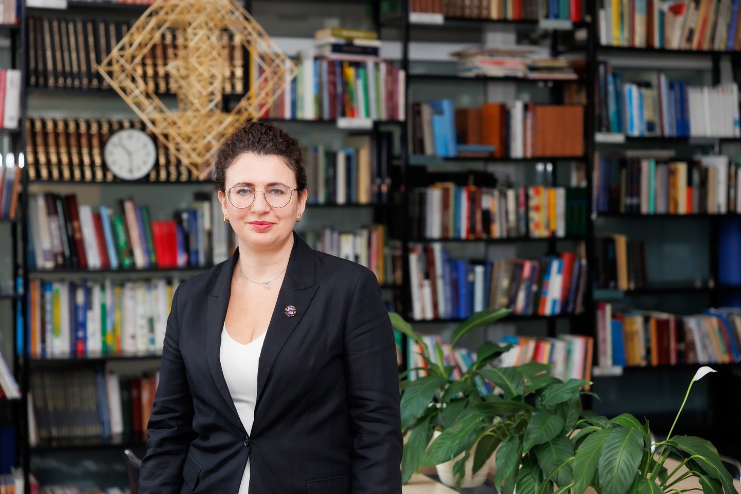 Vilniaus Šolomo Aleichemo ORT gimnazijos direktorė Ruth Reches.<br> Pranešimo žiniasklaidai nuotr.