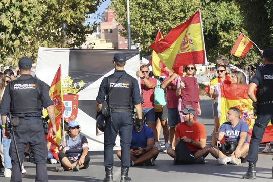 Ispanijos Seutos eksklave protestuotojai padegė migrantų stovyklą