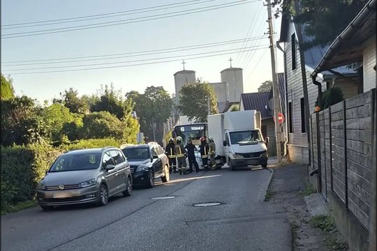Kauniečiai praneša apie nepravažiuojamą sankryžą Žemuosiuose Šančiuose