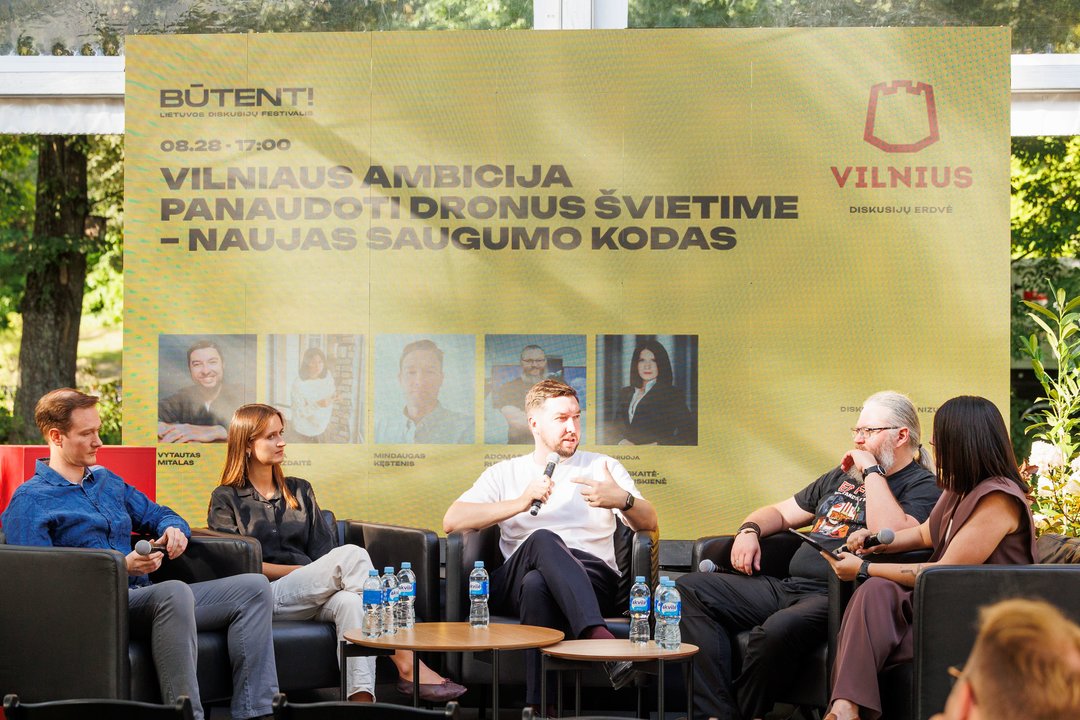 Pirmoji festivalio „Būtent!“ diena: Lrytas komanda diskutavo apie švietimą ir dronus