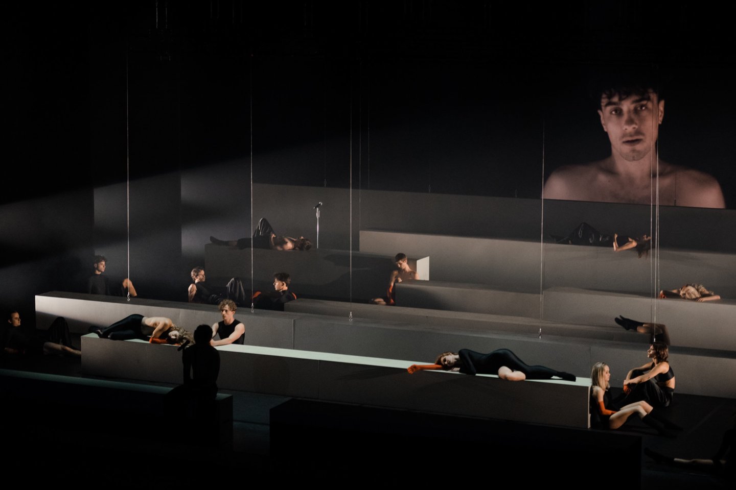 „Decrescendo“ – šveicarų choreografo M.Leemano kūrinys.<br>I.Pix nuotr.