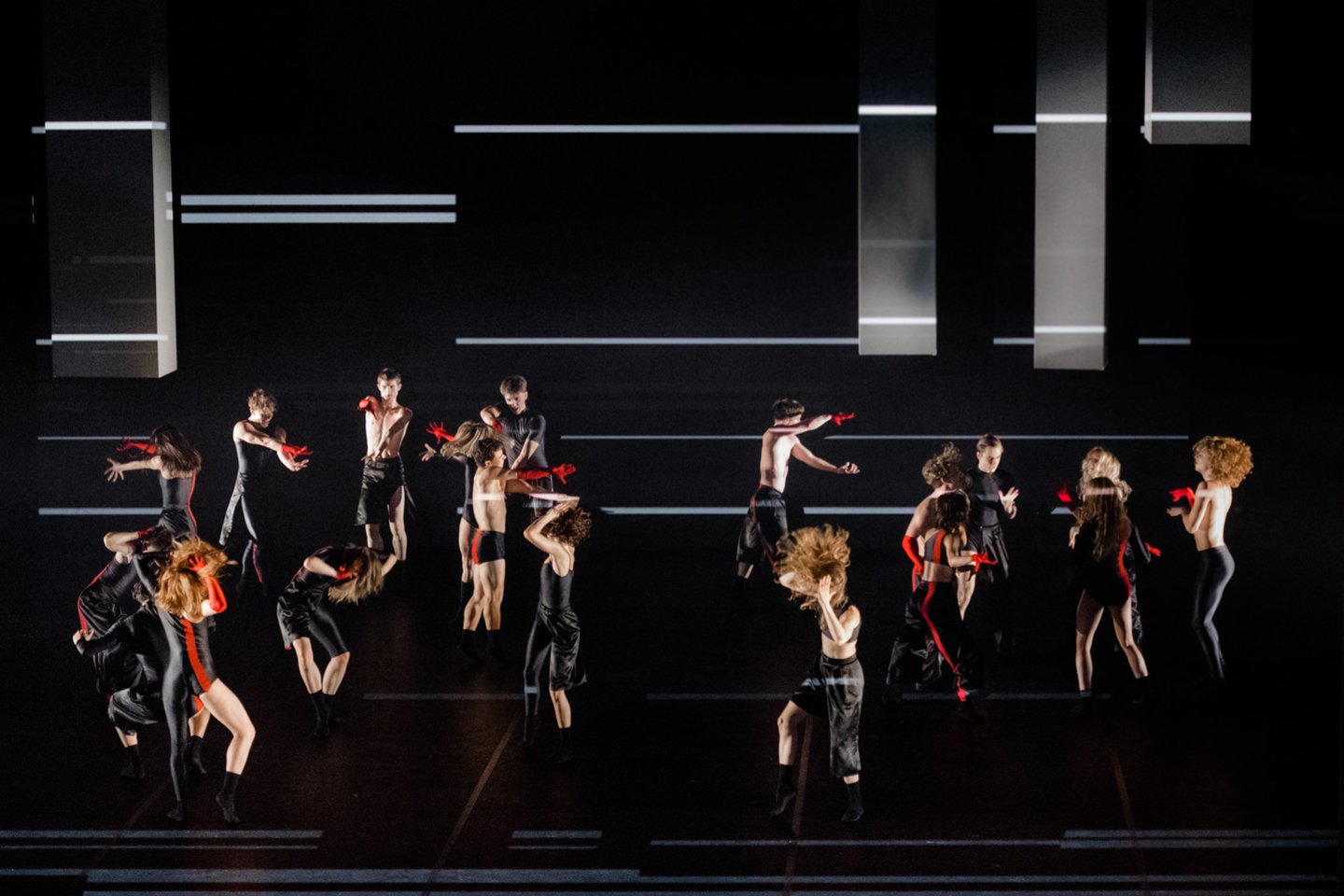 „Decrescendo“ – šveicarų choreografo M.Leemano kūrinys.<br>I.Pix nuotr.