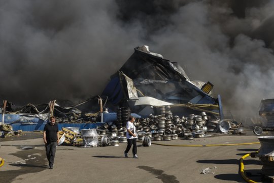Netoli Kyjivo po drono smūgio aidėjo sprogimai: tragedijos mastas vis dar neaiškus