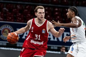 Ilgai lauktas sugrįžimas: Rokas Jokubaitis vėl žengė ant parketo