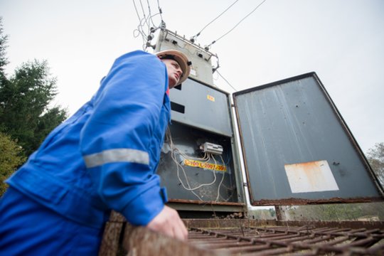 Kabeliai po žeme, bet elektros nėra 8 paras: ESO paaiškino, kodėl taip atsitiko