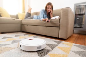 Robotas siurblys gali tapti kibernetinių sukčių taikiniu: ką būtina žinoti kiekvienam namų šeimininkui