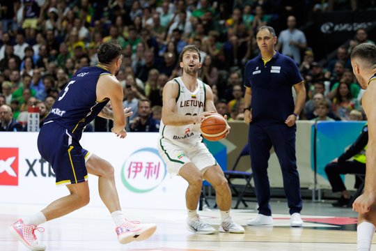 Lietuvos krepšininkai kabinasi į pasaulio čempionatą – Vilniuje paskandino bosnius