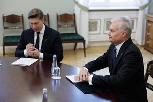 G. Nausėda laukia atsakymų į likusius klausimus dėl M. Sinkevičiaus žmonos įdarbinimo aplinkybių