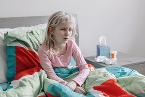 Su naujais mokslo metais grįžta ir virusai: kada dėl dažnų vaiko ligų reikėtų sunerimti?