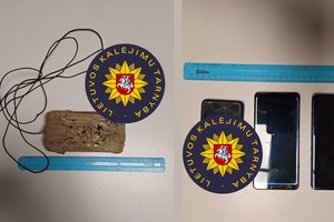 Marijampolės kalėjime rastas per tvorą permestas paketas