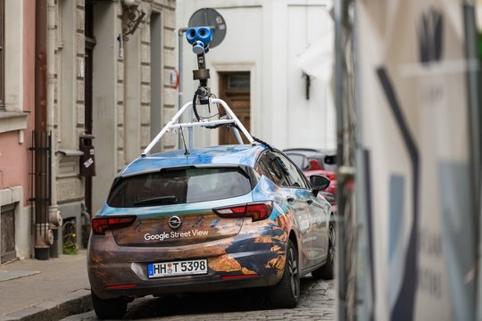 „Google“ vėl filmuoja Lietuvos gatves: nenorite, kad matytų jūsų namą – galite jį paslėpti