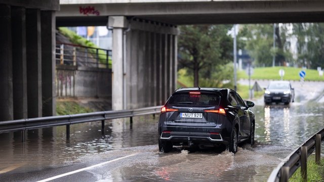 Permainingi orai iš šalies trauktis nežada: sulauksime tiek lietaus, tiek perkūnijos