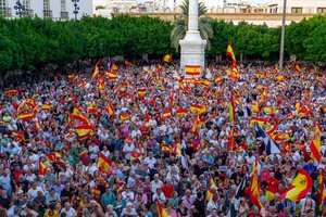 Ispanijoje – milžiniški protestai prieš vyriausybės migracijos politiką