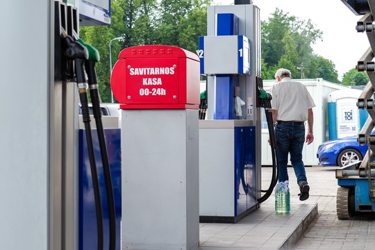Degalų kainos vėl kyla: kas vyksta Lietuvos degalinėse