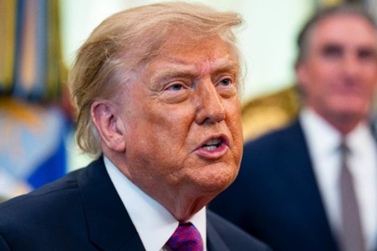 Nepasisekę D. Trumpo veiksmai: kietas riešutėlis V. Zelenskis ir neužkibęs V. Putinas