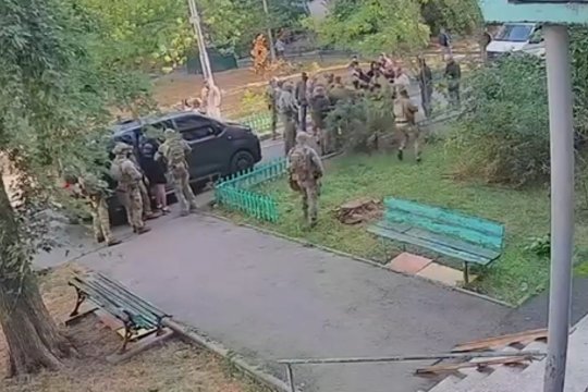 Užfiksavo susišaudymą tarp Ukrainos saugumo struktūrų: sureagavo V. Zelenskis