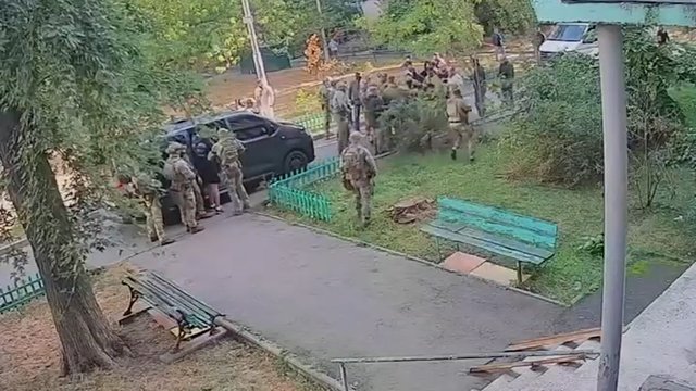 Užfiksavo susišaudymą tarp Ukrainos saugumo struktūrų: sureagavo V. Zelenskis
