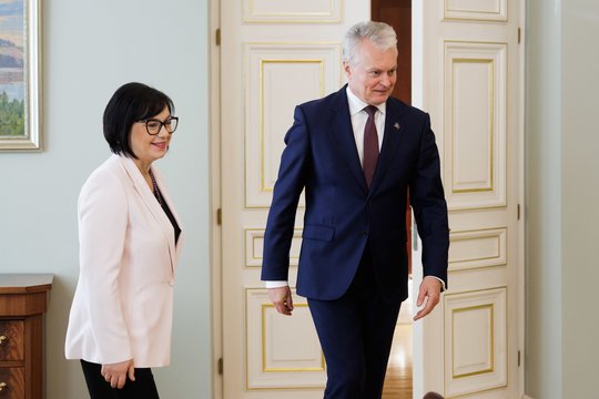 G. Nausėda sako norintis spręsti problemas švietime: dabar ne galvų kirtimo metas
