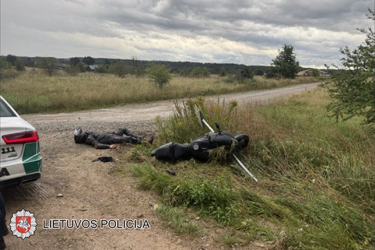 Nuo sostinės policijos ne kartą pasprukęs motociklininkas per eilines gaudynes galiausiai privažiavo stulpą – atsidūrė ligoninėje