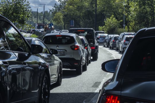 Vilnių ir Kauną sukaustė spūstys: šias gatves geriau aplenkti