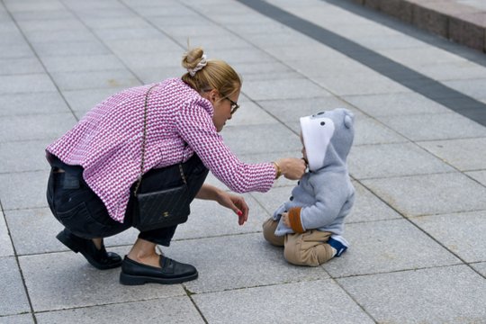 Prasidėjus mokslo metams vaikui skauda pilvą? Šeimos gydytoja paaiškina, kada verta sunerimti