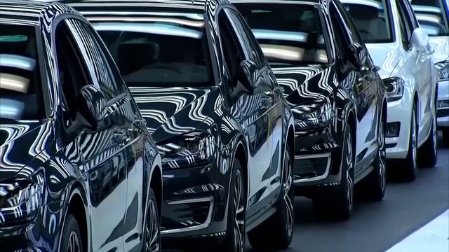 Automobilių gamybos milžinė išgyvena krizę: iki dešimtmečio pabaigos panaikins 100 tūkst. darbo vietų