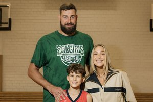 Paulina Paukštaitytė atskleidė, kas slypi už sėkmės: naujajame klipe – ir Jonas Valančiūnas