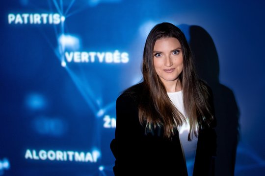 L. Želnienė apie politikos užkulisius: kartais užtenka stebėti, kas su kuo kalbasi
