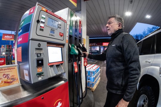 Degalinėse – liūdinantys skaičiai: dyzelinas kai kur kainavo ir 2,29 euro