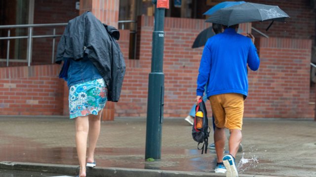 Sinoptikai įspėja dėl savaitgalio orų: kai kur gali gerokai apkartinti planus 