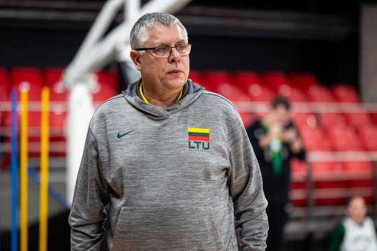 FIBA baigė tyrimą dėl R. Grigo – treneris nušalintas nuo bet kokios krepšinio veiklos