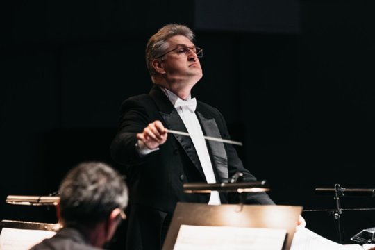 Klaipėdos festivalio „Symphonic Adiemus“: Tomas Ambrozaitis apie muziką, bendrystę ir skambesį