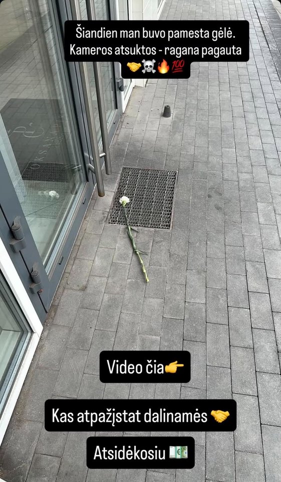 Prie O. Pikul grožio salono durų – klausimų sukėlęs radinys.<br> Stop kadras.