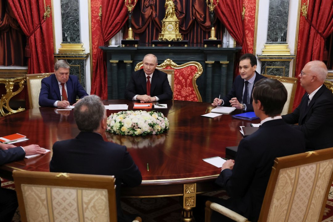 JAV pasiuntinių susitikimas Kremliuje su V. Putinu.<br> EPA/ELTA nuotr.