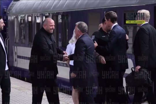 Karas Ukrainoje. Specialieji JAV pasiuntiniai – jau Ukrainoje