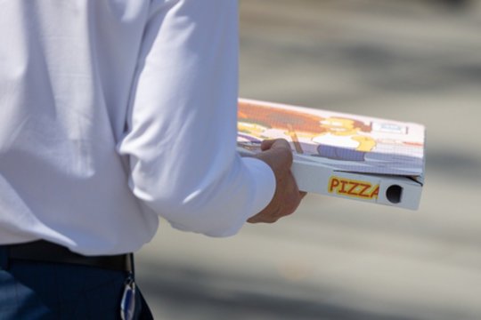 Buenos Airėse vyko picų ir empanadų varžybos: teisėjus bandė sužavėti mikliu tešlos žongliravimu 