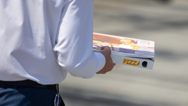 Buenos Airėse vyko picų ir empanadų varžybos: teisėjus bandė sužavėti mikliu tešlos žongliravimu 